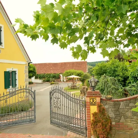 Stilvolle Im Hofidyll - Direkt Am Raabtalradweg 아파트 Hofstatten an Der Raab
